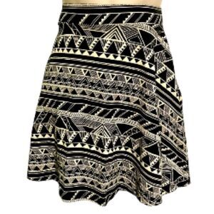 VICTORIAS SECRET PINK Aztec Mini Skater Skirt Circle Flare Black Cream Large